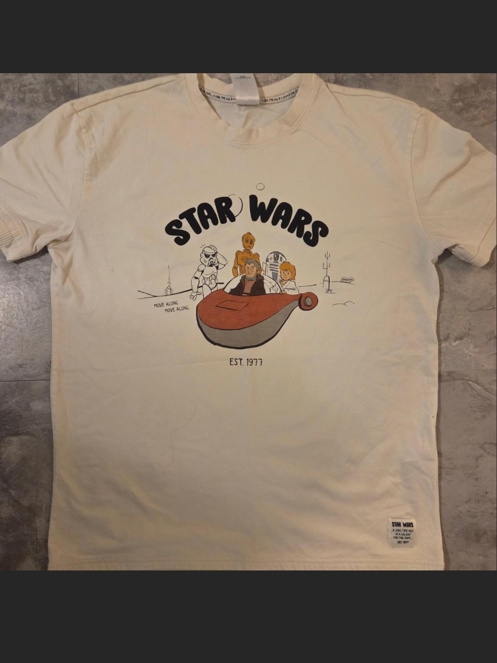 Star Wars Men's Cream Graphic Tee - Classic Saga Artwork